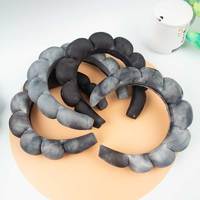 ZSZM Ikat Rambut Kain Plush Lembut Berbahan Spons Hitam Beige 19cm Ikat Rambut Modis Lucu untuk Spa, Makeup, dan Mencuci Muka