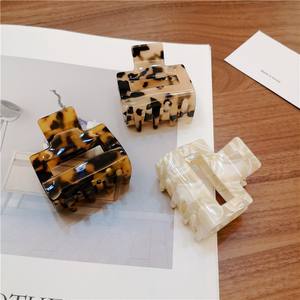 Квадратные заколки для волос с логотипом Yuxi, большие и маленькие заколки для волос во французском стиле, аксессуары для волос с геометрическим рисунком - Product Image 3