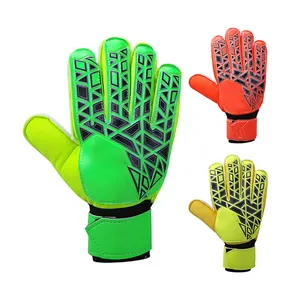 Professional latex material high quality sports futsal goal keeper football soccer goalkeeper gloves for kids