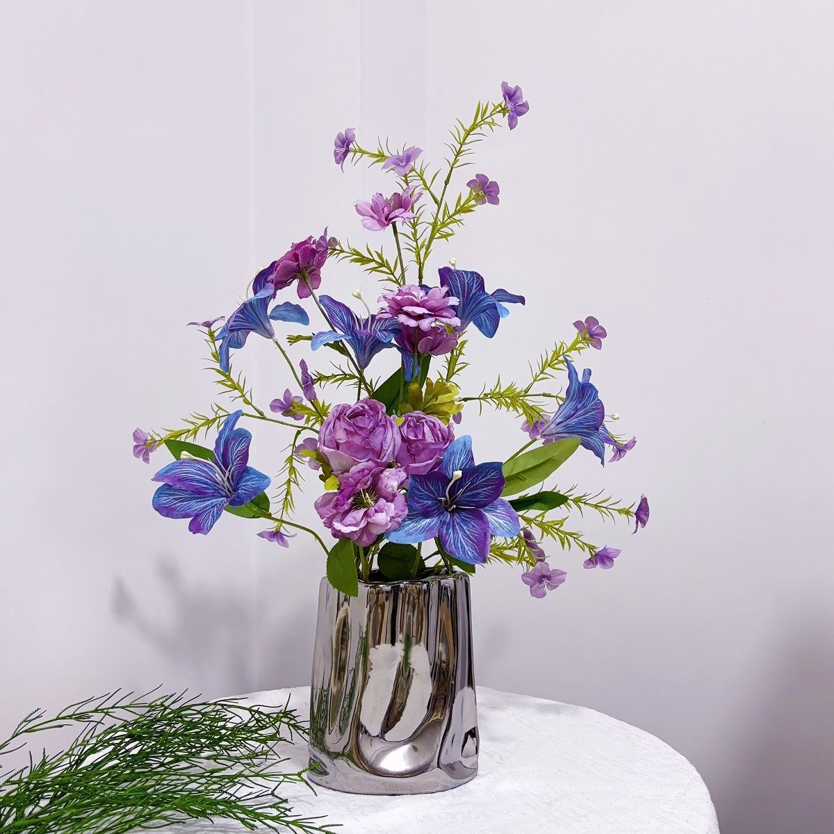 Fleurs violettes2+vase argenté