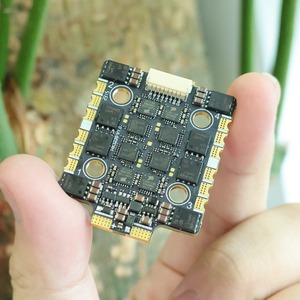 Waillynice Spot 60a Racing 8s 4in1 <span class=keywords><strong>Mini</strong></span> <span class=keywords><strong>ESC</strong></span> AM32 Dshot600 ครอสแมชชีน โดรน FPV - Product Image 1