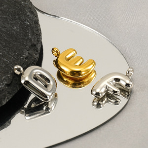Dijes con Iniciales de Letras en Forma de Burbuja |   Colgante de Alfabeto <span class=keywords><strong>A</strong></span>-<span class=keywords><strong>Z</strong></span> en Acero Inoxidable Plateado y Chapado en Oro PVD de 18K para Fabricació<span class=keywords><strong>n</strong></span> de Joyerí<span class=keywords><strong>a</strong></span> DIY - Product Image 2