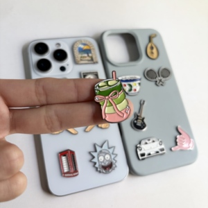 Autocollants de téléphone 3D personnalisés en usine avec des motifs anciens et modernes, en alliage de zinc durable, couleur personnalisée Megasun pour cadeaux souvenirs - Product Image 4