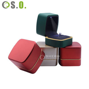 Caja de Joyería de Lujo con Luz LED, Caja de Plástico Personalizada para Anillos de Diamantes de Boda, Caja de Empaque para Joyería con Impresión, Caja de Anillo de Cuero - Product Image 6