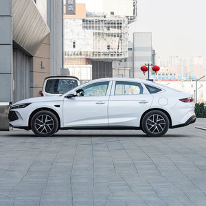 BYD Qin <span class=keywords><strong>L</strong></span> DM-i 2025 Sedán Híbrido Enchufable de 120 km con Carga Rápida y 2100 km de Autonomía, Vehículo de Nueva Energía, Precio Directo de Fábrica, China, Volante a la Izquierda - Product Image 4