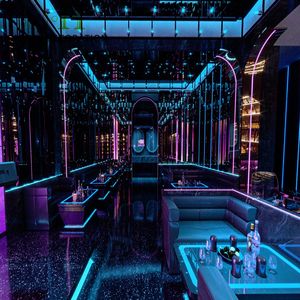 النادي الليلي بتصميم عصري من الزجاج المقسى بتصميم داخلي ديناميكي للنادي الليلي - Product Image 1