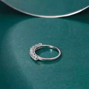 OAHLAN romantik güzel takı 0.7ct yuvarlak kesim VVS1 925 ayar gümüş sonsuzluk Moissanite yüzük <span class=keywords><strong>Promise</strong></span> düğün Band kadınlar için - Product Image 5