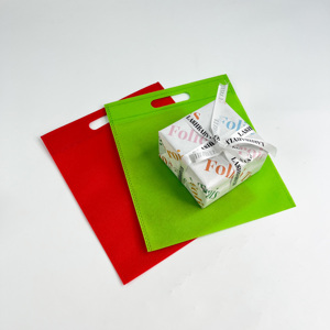 Bolsas de Compra Reutilizables Ecológicas de Tela No Tejida - Bolsas de Compras con Asas Troqueladas Multicolores y Impresión Personalizada - Product Image 5