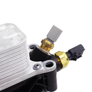 El conjunto de radiador de <span class=keywords><strong>base</strong></span> de filtro de refrigeración de aceite 5184294AE 68105583AF es adecuado para Dodge - Product Image 4