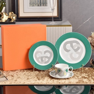 Service de vaisselle en porcelaine de luxe, tasses et soucoupes, assiettes pour mariages et cadeaux - Product Image 2