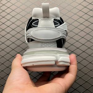 Zapatillas de correr retro de lujo originales para hombre, modernas, cómodas y antideslizantes, aptas tanto para hombres como para mujeres en el mismo estilo. - Product Image 4