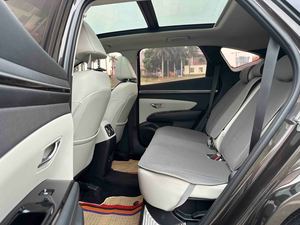 <span class=keywords><strong>Tucson</strong></span> <span class=keywords><strong>Gris</strong></span>, SUV Automático Usado, Diésel Turbo Resistente, 5 Puertas, Volante a la Izquierda, Luces LED para Desplazamientos Urbanos - Product Image 5
