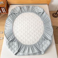 Housse hypoallergénique King Size matelassée imperméable à l'eau Protecteur en microfibre doux pour la peau pour la maison ou l'hôtel