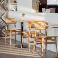 JP Chaise en bois massif au design moderne Porte-cartes en rotin tissé Table de canapé Café Restaurant Restauration Utilisation en extérieur