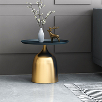 Table d'appoint en marbre, meuble de salon créatif de luxe léger, petite table ronde en or