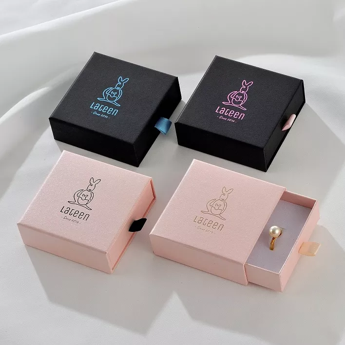 9*9*3.2cm box