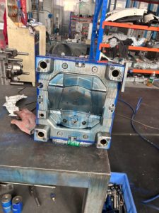 Ô tô Bìa đuôi ép phun tùy chỉnh xe Bìa đuôi nhựa khuôn nhà máy hỗ trợ dịch vụ thiết kế sản phẩm - Product Image 2