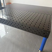 Table de soudage industrielle D28 3D avec trous de 28 mm, fixation de positionnement flexible usinée sur 5 côtés pour soudage robotisé et manuel