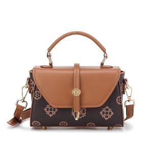 2025 nuevo bolso de mano con estampado retro, bolso de mensajero, color marrón, exquisito y compacto - Product Image 3