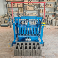 Machine à fabriquer des blocs mobiles à petite échelle, machine à briques creuses pour les petites entreprises, disponible à bas prix.