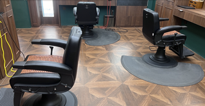 Fauteuil de salon minimaliste et épuré avec structure en alliage d'aluminium robuste, fonction semi-inclinable, pour chaîne de salons de luxe et salons de beauté. - Product Image 6