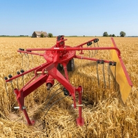 Agrafeuse à foin rotative à trois points, entraînée par la prise de force, pour une répartition uniforme de l'herbe, faible perte de foin, durable, à ressort