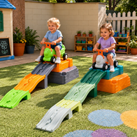 Ensemble de piste de course pour enfants avec voiture à roulettes et guidon, pour l'extérieur, les garderies, les enfants d'âge préscolaire et les tout-petits