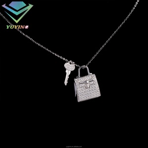 Pendentif délicat en forme de clé et de serrure, serti de moissanite, en argent 925, petit pendentif, bijoux pour homme et femme, collier tendance - Product Image 1