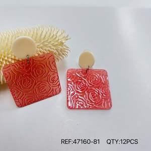 Boucles d'oreilles carrées en résine acrylique à motif de roses rouges, bijoux à la mode pour femmes, 12 pièces - Product Image 1