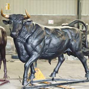 Scultura di Toro in Bronzo su Misura a Grandezza Naturale per Decorazione Esterna - Product Image 1