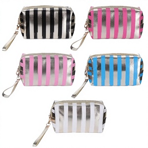 Bolsa de Cosméticos Portátil Impermeable de PU con Rayas Impresas Personalizadas al por Mayor, con Asa Suave y Cremallera - Product Image 3