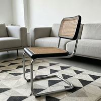 Chaise de salle à manger en rotin nordique et fer forgé, avec accoudoirs et dossier en bois massif, design antique, pour la maison, le bureau ou l'hôtel, rouge, luxe, légère