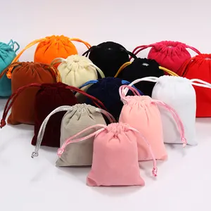 Wholesale Fashionable Gift Packaging Velvet Pouch Bag Velvet Pouch Small Bag Velvet