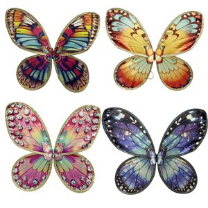 Per il Giorno dei Bambini è stata organizzata una performance sul palco con ali di farfalla con stampe colorate, costumi da festival e accessori. - Product Image 1