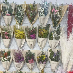 Bouquet <span class=keywords><strong>de</strong></span> fleurs séchées, herbe <span class=keywords><strong>de</strong></span> la pampa et eucalyptus préservés, style rustique campagnard, <span class=keywords><strong>centre</strong></span> <span class=keywords><strong>de</strong></span> <span class=keywords><strong>table</strong></span>, sans entretien, décoration naturelle - Product Image 3