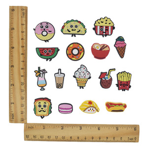 Dijes de zapatos de comida rápida marca de cadena Dijes de zapatos de bebidas para hornear <span class=keywords><strong>Dunkin</strong></span> donuts dijes de zapatos - Product Image 1