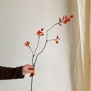Muyu Chronicles Branches artificielles en feuilles d'érable, fleurs en soie rouge-orange, décoration de Thanksgiving, ornement de salon, branche unique - Product Image 2