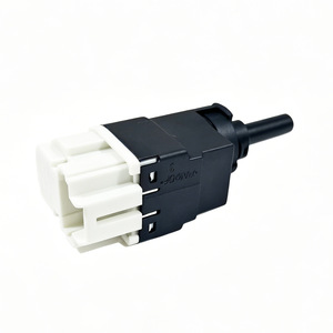 สวิตช์ไฟถอยหลัง 253206170R 7700842697 สำหรับการซ่อมแซมทดแทนรถยนต์ - Product Image 2