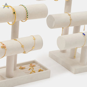 Support de présentation de bijoux en velours beige Auralux, présentoir de montres, support pour bracelets - Product Image 3
