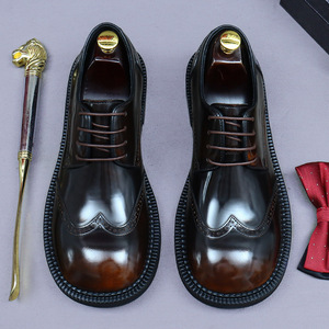 Zapatos casuales de negocios de charol para hombre: cuero genuino, piel de vaca gruesa con punta redonda, estilo británico y juego versátil - Product Image 1