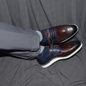 รองเท้าอ็อกซ์ฟอร์ดหนังแท้ทรงสี่เหลี่ยมผูกเชือก ดีไซน์หรูหราทันสมัย กันลื่น เหมาะสำหรับผู้ชาย สไตล์บริติช สำหรับใส่ทำงาน - Product Image 4