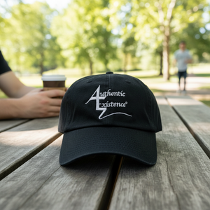 Cappellino Autentico Unisex Regolabile Premium - 100% Cotone, Profilo Basso, Non Strutturato, Nero con Ricamo Argento Liscio - Product Image 3