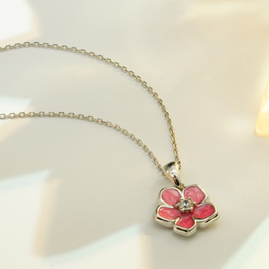 Colgante de Flor Rosa Radiante en Oro Sólido de 9K/14K/18K, Elegante Pétalo Esmaltado con Diamante de Laboratorio para Regalo - Product Image 3