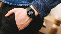 Jam Tangan Elektronik Vintage Kotak Keren Laris Manis, Multifungsi Digital untuk Pria, Jam Olahraga dengan Alarm, Mesin Jepang