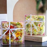Arrangement de roses et d'hortensias roses préservées de luxe dans une boîte carrée en acrylique, cadeau de fleurs éternelles pour la Saint-Valentin, la fête des mères, un anniversaire, décoration de la maison
