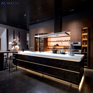 Gabinetes de Cocina de Madera Contrachapada de Lujo Italianos MACIO con Isla Central, Estructura de <span class=keywords><strong>OSB</strong></span> Pintada, Muebles a Medida para Proyectos de Villas - Product Image 1