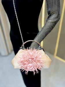 Sac de soirée pour femme 2026, pochette florale en satin, petit sac à main avec fleurs 3D, sac à chaîne détachable, sac à main tendance à poignée supérieure avec motif floral - Product Image 4