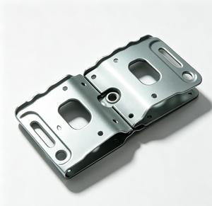 Pieza de Chapa Metálica de Acero Inoxidable Mecanizada por CNC con Orificios y Recortes para Aplicaciones OEM |   Fabricación de Chapa Metálica Personalizada - Product Image 1