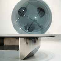 Table basse élégante de salon de haute qualité, design moderne et luxueux, finition satinée, plateau en verre, base en acier inoxydable