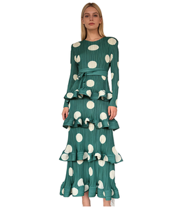 Vestido midi verde de lunares con mangas largas, volantes y cintura con cinturón, estilo casual acampanado, de tela tejida para primavera. - Product Image 1